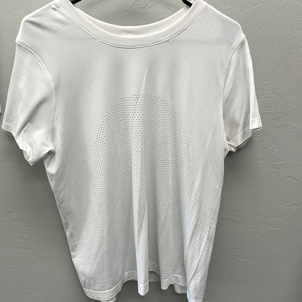 Lululemon top